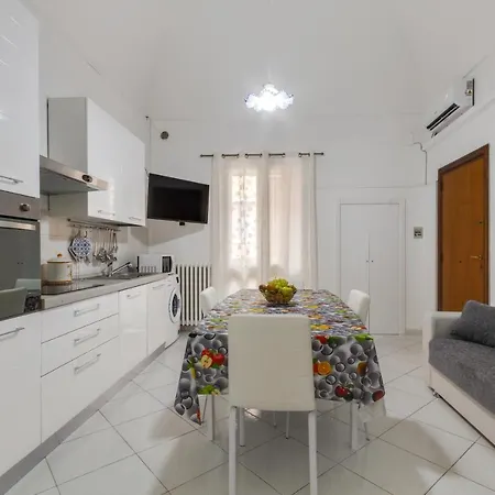 Guesthost - Dimora Del Delfino Curioso