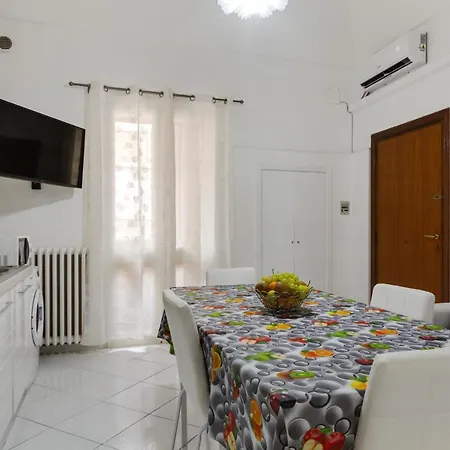 Dimora Del Delfino Curioso アパート レッチェ