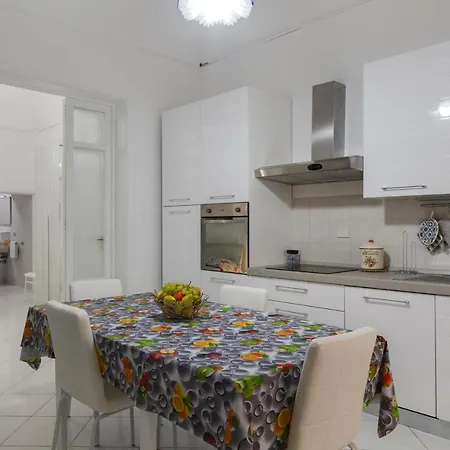 Dimora Del Delfino Curioso Apartment *