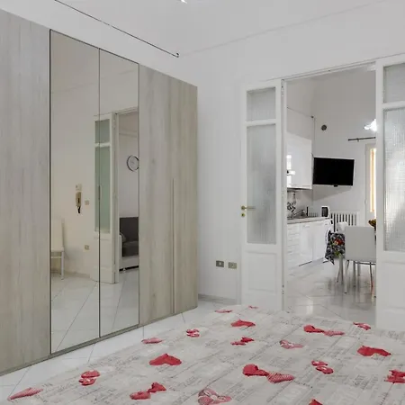 Dimora Del Delfino Curioso