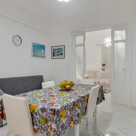 Dimora Del Delfino Curioso Apartment Lecce